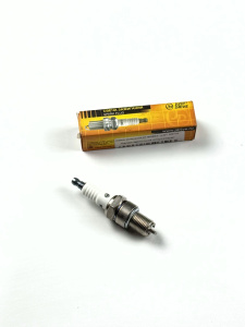 Свеча зажигания 4T BP6ES JUST DRIVE