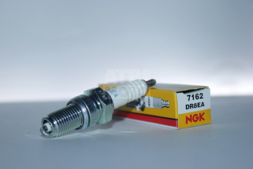 Свеча зажигания 4T DR8EA NGK 165FMM, 172FMM (CB) Свеча зажигания 4T DR8EA NGK 165FMM, 172FMM (CB)