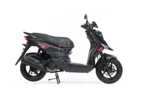 Скутер SYM CROX 125 Красный + мотошлем SYM серый Скутер SYM CROX 125 Красный + мотошлем SYM серый
