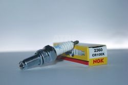Свеча зажигания 4T CR10EK NGK Свеча зажигания 4T CR10EK NGK