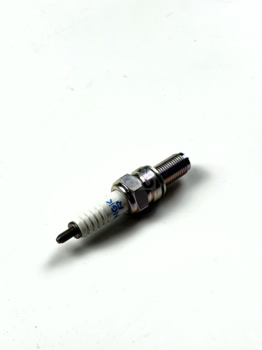 Свеча зажигания 4T CR9E NGK W190 Свеча зажигания 4T CR9E NGK W190